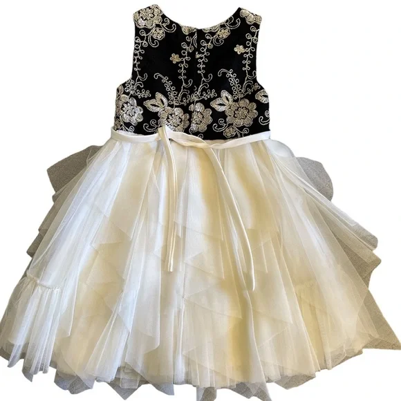 Girls party dress sz 5 - Picture 4 of 5